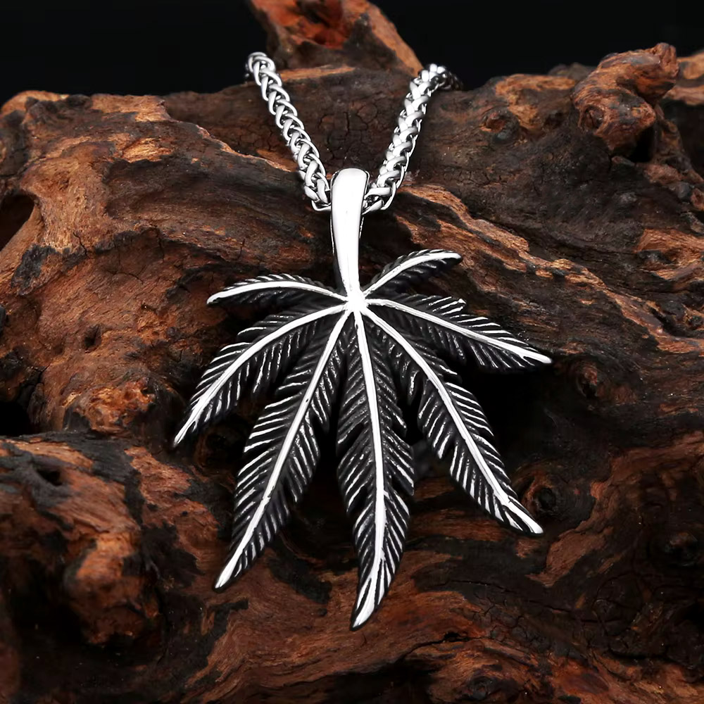Vintage Dark Hemp Leaf Pendant - Men'S Vacation Accessories recension och pris